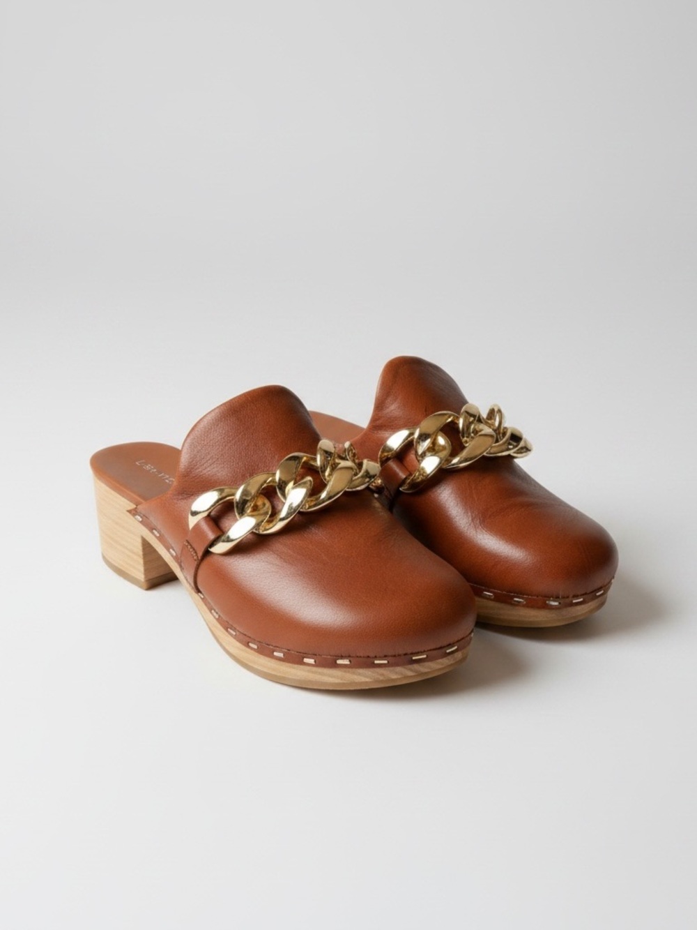 Lisa Vicky “Vigor” Clog